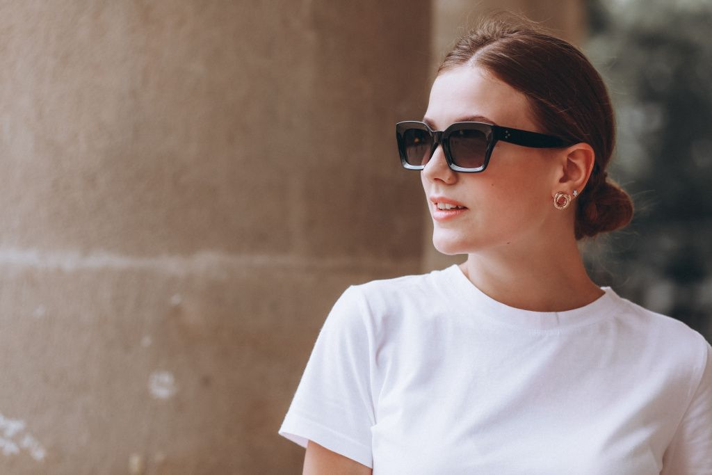 young-woman-dressed-casual-outside-town.jpg young-woman-dressed-casual-outside-town.jpg